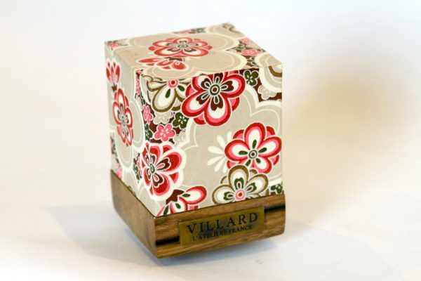 «Le P'tit Villard», photophore à bougie LED par l'Atelier Villard.