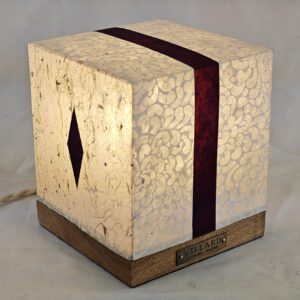 Le cube Villard Shinden, lanterne électrique par l'Atelier Villard