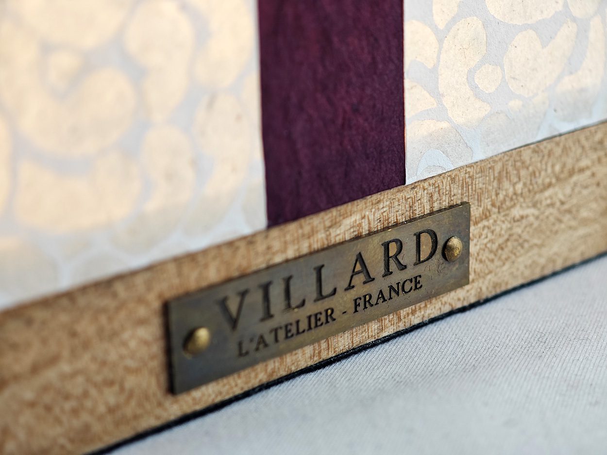 Le cube Villard Shinden, lanterne électrique par l'Atelier Villard